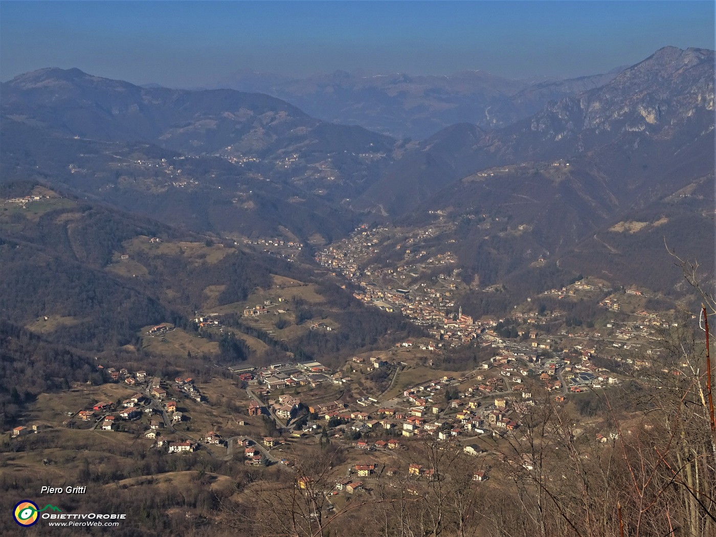 50 Zoom sulla Val Brembilla.JPG